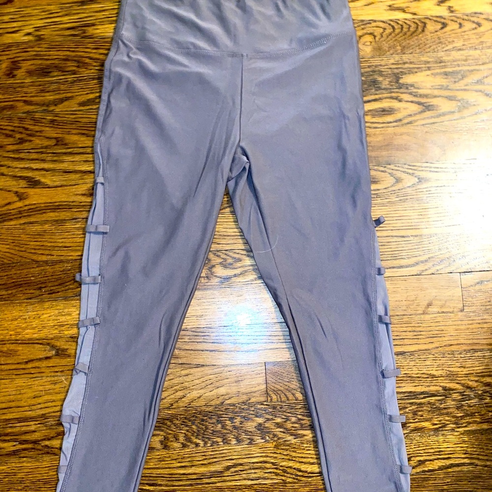 Leggings, unsure of the brand! Size M